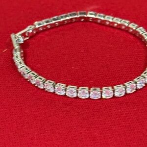 Dazzling Silver Bracelet.  7”